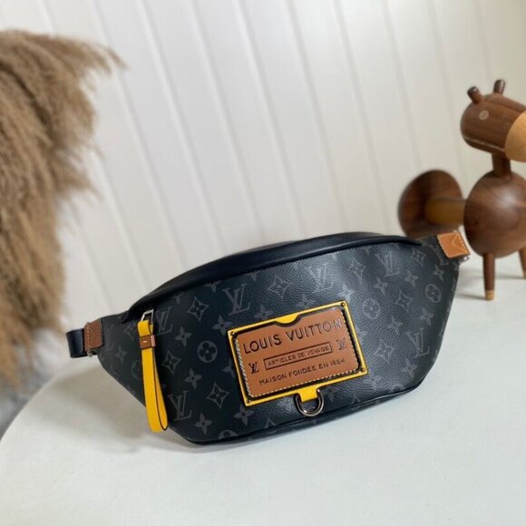 Louis Vuitton Discovery Bumbag - Picture 1 of 8